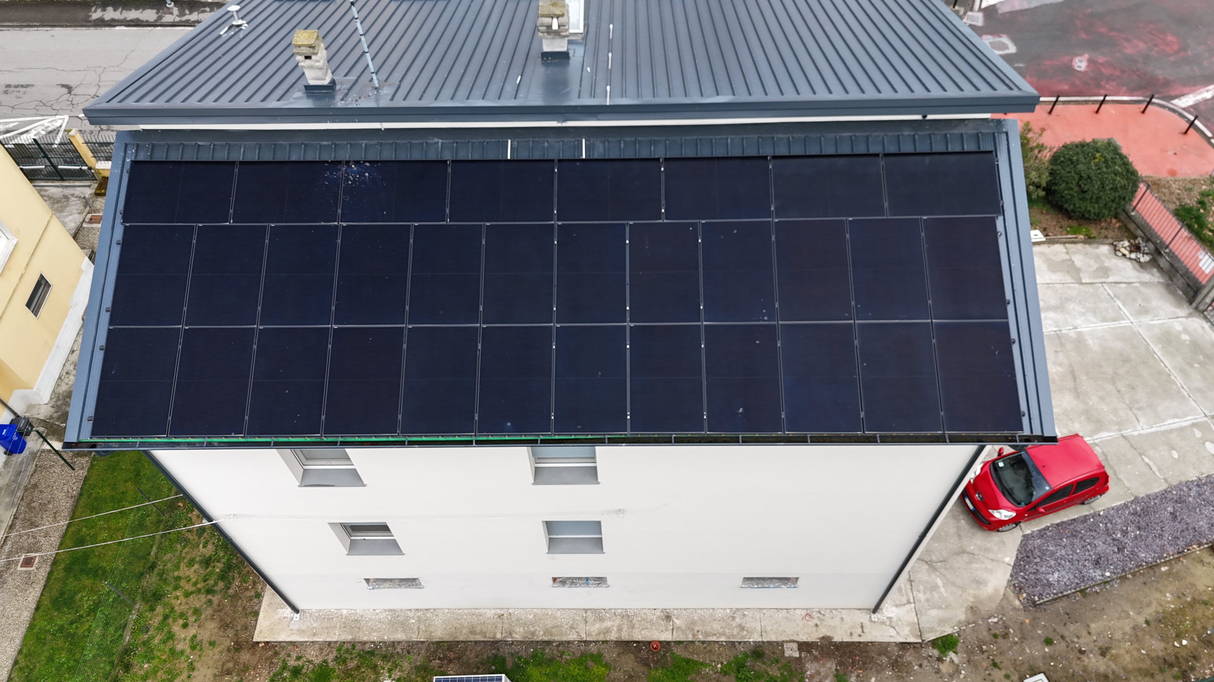 Privati Fotovoltaico su lamiere grecate 1